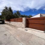 puerta_corredera_chapa_plegada_acero_corten